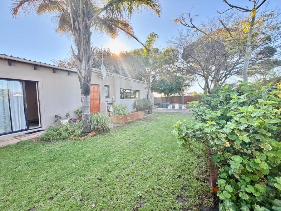 3 Bedroom Property for Sale in Eikenbosch Western Cape
